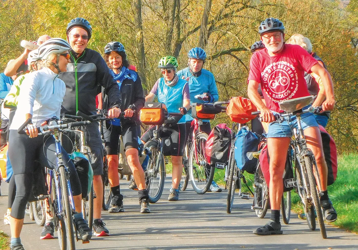  Das Ideal einer Radtour: gutes Wetter,  nette Menschen, beste Laune, ­zuverlässige Tourenleitung. <br><span class="image-copyright">Thomas Koch</span>