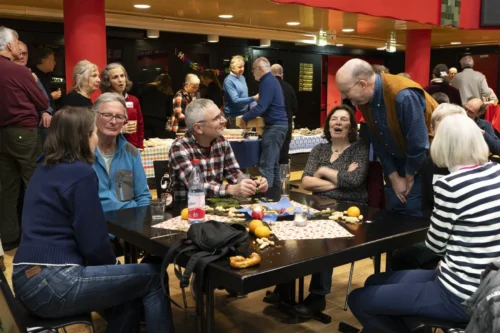 Lockere Weihnachtsstimmung im Südbahnhof